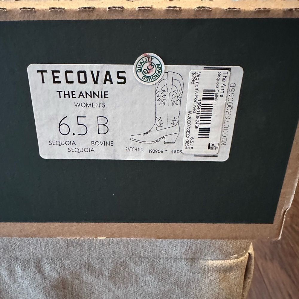 Authentic women’s Tecovas boots size 6.5 “sequoia” color.
